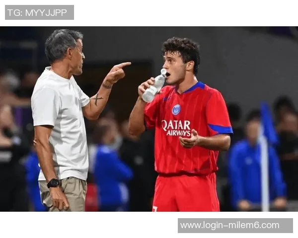 若昂内维斯的足球之路与未来展望:从新星到传奇的成长历程 若昂内维斯的足球之路与未来展望:从新星到传奇的成长历程